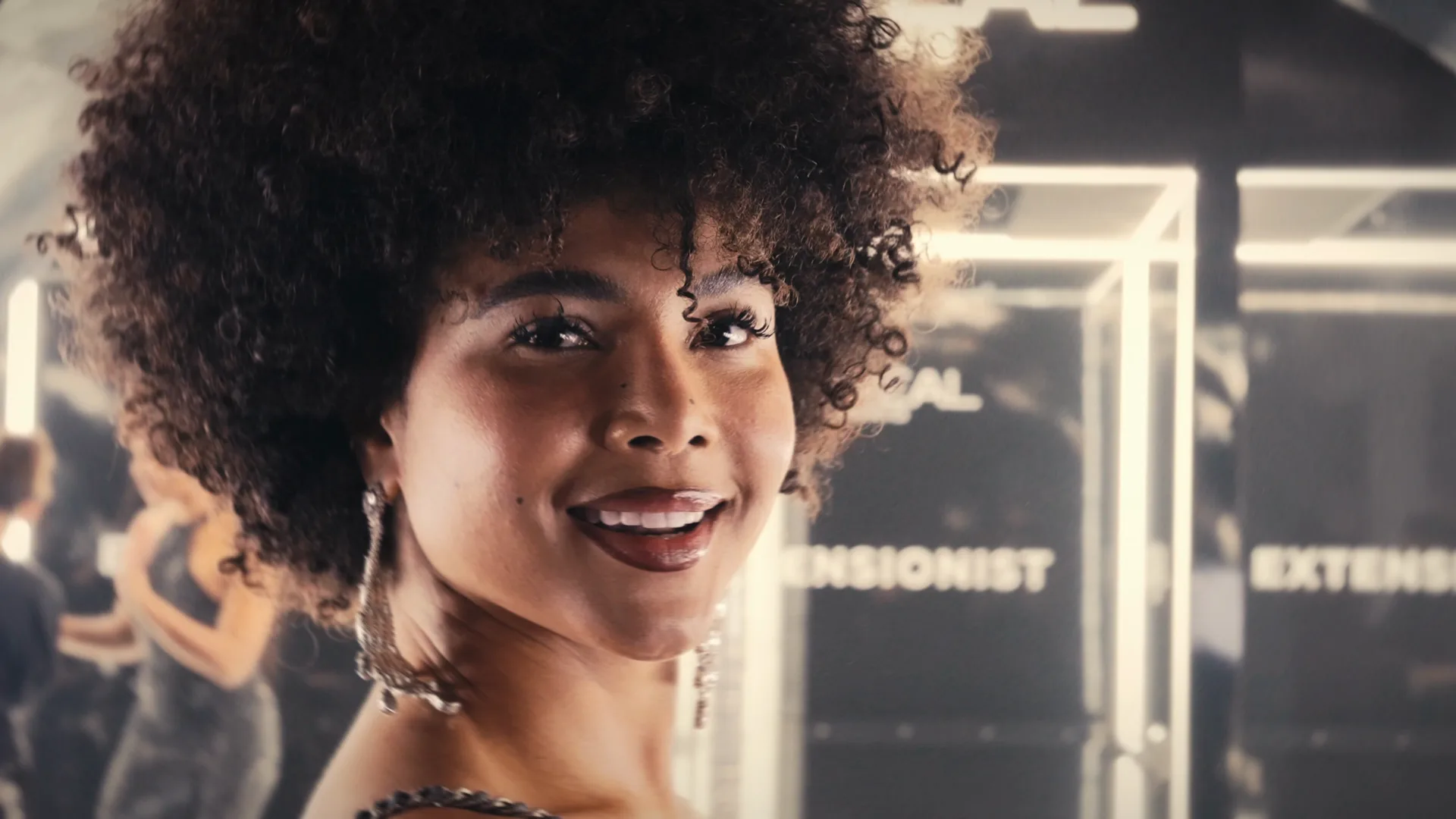 L'Oréal Paris — The Extensionist